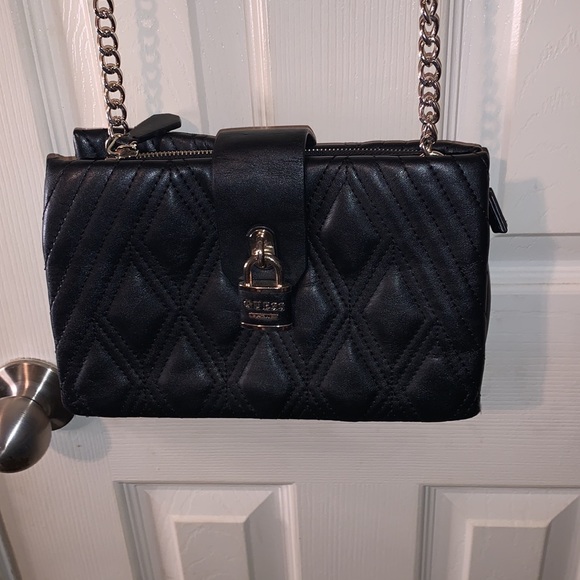 🖤BLACK GUESS HANDBAG🖤 - Picture 2 of 16